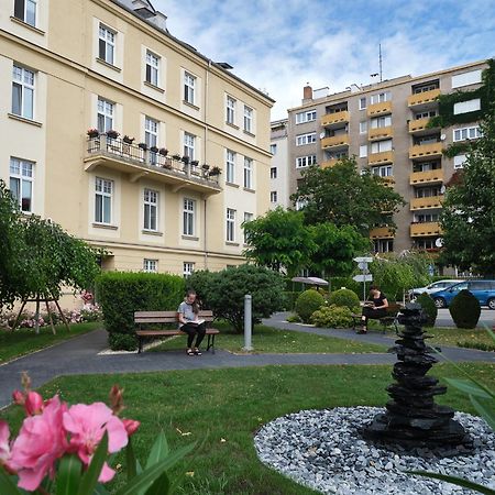 Centrum Salvator Hotel Bratislava Ngoại thất bức ảnh