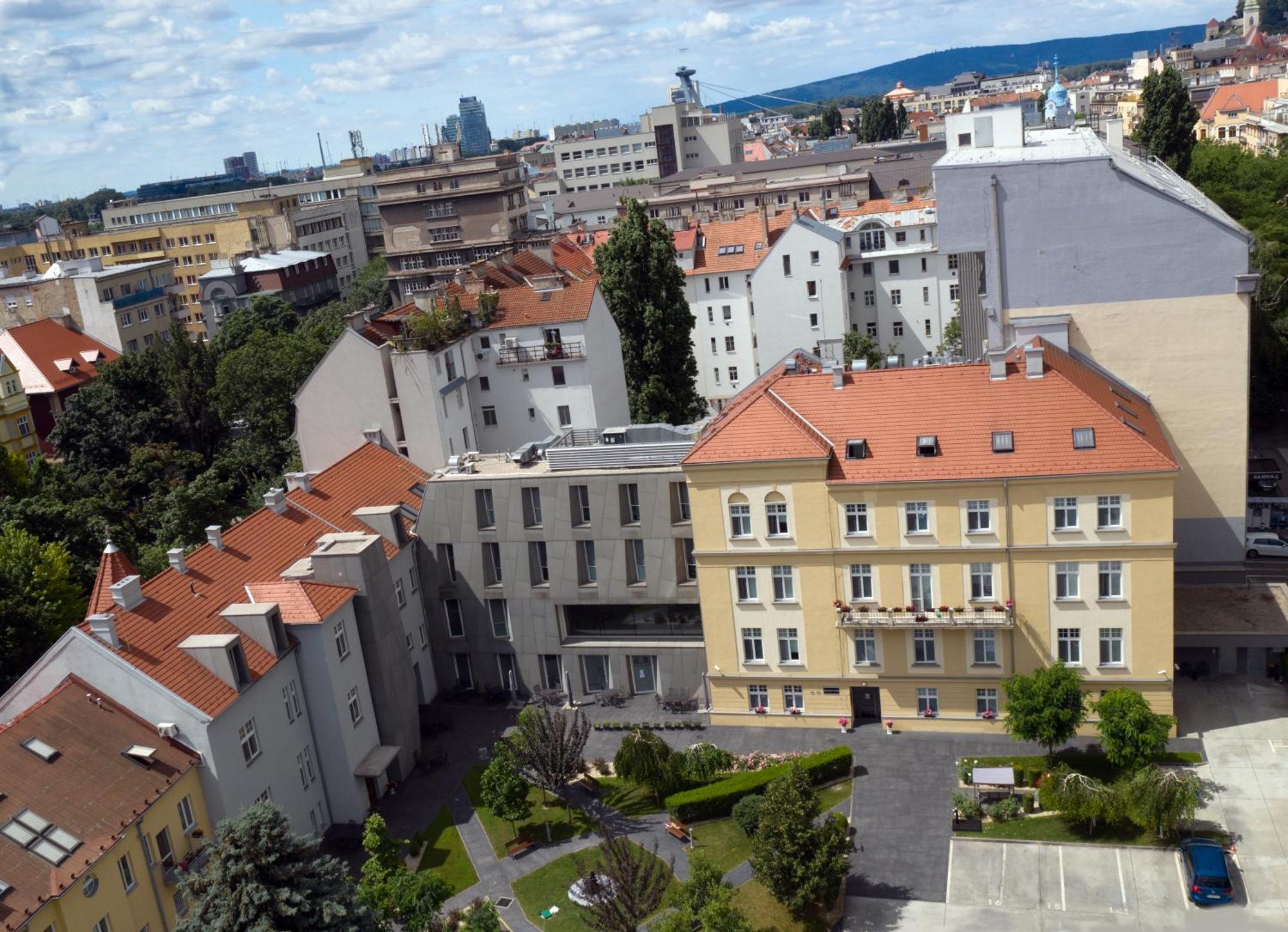 Centrum Salvator Hotel Bratislava Ngoại thất bức ảnh